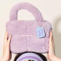 ราคา Darlyn Darling fluffy mini bag กระเป๋าคล้องมือ พร้อมพวงกุญแจ Darling (21405907390)