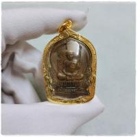 ราคา หลวงปู่ทิม อิสริโก เหรียญนั่งพาน ๘ รอบ ปี 2518 วัดละหารไร่ จ ระยอง จี้พระเลี่ยมกรอบทองไมคร่อนอย่างดี (17504206565)