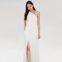 ราคา Closet Crush เดรสยาวปาดไหล่ผ่าหน้า สีขาว (21561151024)