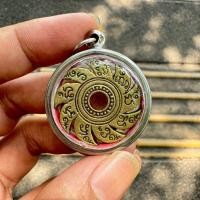 ราคา จักรพระนารายณ์ รุ่นปราบมาร หลวงพ่อรักษ์ วัดสุทธาวาส เลี่ยมกรอบอย่างดี (21488069415)