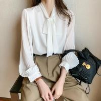 ราคา ผูกโบว์สีขาวเสื้อเชิ้ตชุดเดรสทางการคอริบบิ้นของผู้หญิง Atasan Sifon เสื้อตัวหลวมแขนยาวใหม่สำหรับฤดูใบไม้ผลิและฤดูใบไม้ร่วง (20068697881)