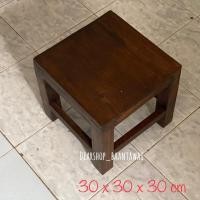 ราคา เก้าอี้ไม้สัก เก้าอี้เตี้ย เก้าอี้ซักผ้า กว้าง 30 x ยาว 30 x สูง 30 cm ไม้สักแท้ 100 โดนน้ำ ตากแดด ตากฝน ได้ ราคา ตัวละ 359 (18750941800)