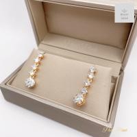 ราคา ต่างหูเพชรเรียงสี่เม็ดห้อยปลายกระจุกเพชรกลม (21385864270)