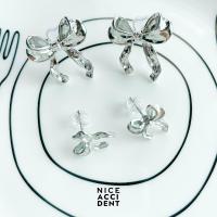ราคา Nice Accident Ribbon Stud Labubu Sister L Size ต่างหูรูปโบว์จิ๋ว มินิมอล น่ารัก (21404728946)