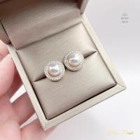 ราคา ต่างหูมุกขาวเงาทรงกลมล้อมเพชร สวยแพง (21360601994)