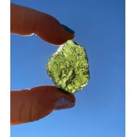 ราคา 1ชิ้น1 5 2เซนติเมตรดิบ Moldavite คริสตัลเช็ก ดิบ Moldavite หิน การรักษาคริสตัลและหิน ดิบสีเขียว Tektite หยาบ Moldavite 7 (11533882759)