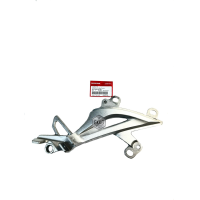 ราคา สเตย์พักเท้าหลัง ขายึดพักเท้าหลัง ข้างซ้าย ขวา แท้ศูนย์ HONDA WAVE125i ปลาวาฬ 2012 2021 แท้ 100 ราคาขายต่อ 1 ข้าง (21412138732)