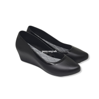 ราคา รองเท้าคัดชูส้นเตารีด Monobo Berry โมโนโบ้ เบอรี่ เบอร์ 5 6 7 8 สีดำ เนื้อนุ่มไม่กัดเท้า ของแท้100 (13259432375)