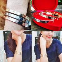 ราคา Inspire Jewelry อินสไปร์ จิวเวลรี่ กำไลหัวตะปู กำไลความรัก sets 3 ชิ้น สีเงิน สีทองและสีนาก หรือกำไลโอม เงิน ทอง และนาก สายมูรับเลย ราคาคุ้ม ชุดสามวง พร้อมถุงกำมะหยี่ (21682761793)