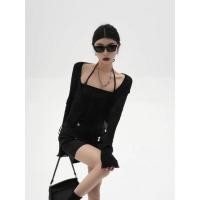 ราคา H H พร้อมส่ง เสื้อคลุมไหมพรม คล้องคอ 2ชิ้น สีขาวดำ ผ้านิ่มบางๆ M5548 (21648918530)