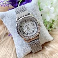 ราคา นาฬิกา ผู้หญิง Geneva เจนีวาแบรนด์ แท้ สไตล์ MK ปาเต๊ะสายเเม่เหล็ก มีหลายสีหลายเเบบให้เลือก (18266164470)