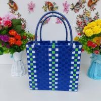 ราคา กระเป๋าสาน ตระกร้าสาน เส้นพลาสติกสาน กระเป๋าสานเส้นพลาสติก กระเป๋าถือ กระเป๋าจ่ายตลาด กว้าง13ยาว24สูง23cmขอบปากตะกร้า (4020388174)