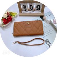 ราคา H21 กระเป๋าสตางค์กระเป๋าสตางค์Forever Young ใบยาวForever Young ใบยาว มีสายของมือทุกใบค่ะกระเป๋าใส่โทรศัพท (17281961258)