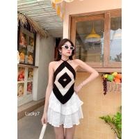 ราคา TTshop พร้อมส่ง เสื้อสายเดี่ยวผูกโบว์ที่คอ ผ้าไหมพรมทอลายดีไซน์ทรงเสื้อคล้ายๆผ้าเช็ดหน้าผูกหลัง (21600677498)