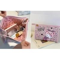 ราคา พร้อมส่งจากร้านไทย มีแบบให้เลือก ลิขสิทธิ์แท้ Sanrio HELLO KITTY กระเป๋าคิตตี้ กระเป๋าหนังคิตตี้ กระเป๋าซานริโอ้ แต่งซิป บุด้านใน (21399154154)