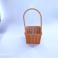 ราคา ตะกร้าหวายสานหวายเทียมพลาสติกแฮนด์เมดตะกร้าของขวัญแบบหิ้วอุปกรณ์เก็บดอกไม้และพืชสีเขียวสำหรับร้านดอกไม้ (11712665137)