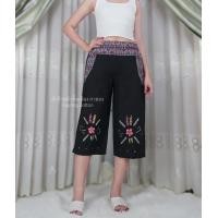 ราคา กางเกงขา 5 ส่วน ผ้าฝ้าย ผ้าหม้อห้อม ปักมือ แต่งลายพิมพ์ มีกระเป๋า (21026864376)