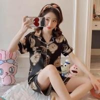 ราคา 802 SBT ชุดนอนผ้าซาติน ชุดนอนแขนสั้น ขาสั้น แต้งกระดุมด้านหน้า ลวดลายน่ารักสบายตา เนื้อผ้าเบา บาง นิ่ม ลื่น แนะนำมากค่ะ (7671747142)