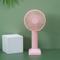 ราคา CHOMA พัดลมมือถือ ปรับระดับได้ 3 ระดับ ลมเย็น แรง พัดลมตั้งโต๊ะ พร้อมฐานวางโทรศัพท์ แถมฟรี สายชาร์จUSB และ ถ่าน (21551185205)