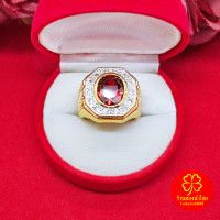 ราคา แหวนทองฝังพลอยล้อมเพชร ตัวเรือนสีทอง เสริมบารมี ใส่ได้ทุกโอกาส เรียบหรู ทำจากทองเหลือง (20798833763)