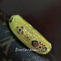 ราคา กำไลข้อมือลายไทยโบราณ ราคาต่อ 1 วง สีทองลงยา งานสวยอย่างดี เครื่องประดับชุดไทย กำไลข้อมือรุ่น 20229 (21439420196)