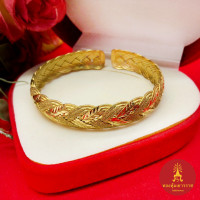 ราคา กำไล C งานทองเหลือง ลายเปียเงาสลับจิก ฟรีไซส์ งานดิบ ไม่ชุบ ข้อมือโบราณ ช่วยเสริมบารมี ใช้ได้ทุกโอกาส แฟชั่น พร้อมส่ง (21409439905)