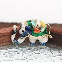 ราคา เข็มกลัดติดพลอยเทียมรูปสัตว์เคลือบดวงตาของแมวรูปช้างที่แปลกใหม่ (21647933590)