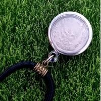 ราคา สร้อยเชือกร่มแต่งลายวินเทจพร้อมจี้พญาครุฑปี 2517 ตลับชุบสแตนเลสสีเงิน ทุกชุดแถมฟรี ผ้ายันต์ครุฑและคาถาบูชา (19393678133)