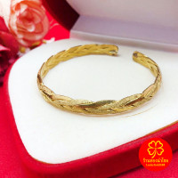 ราคา กำไลซีทองเหลืองลายเปียตัดลาย ฟรีไซส์ งานทองเหลืองแท้ งานดิบไม่ได้ชุบ ทองเหลืองโบราณ (21642443493)
