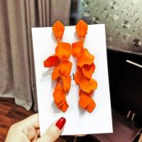 ราคา ต่างหูรูปกลีบกุหลาบสไตล์โบฮีเมียนต่างหูรูปดอกไม้สีแดงสีเหลืองสีน้ำเงินต่างหูพู่ยาวเครื่องประดับสำหรับงานแต่งงานงานปาร์ตี้ (21171095052)
