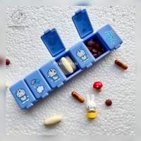 ราคา กล่องใส่ยา 7 ช่อง รุ่นทึบแสง กล่องยา ตลับยา 7วัน ตลับใส่ยาแบบพกพา กล่องยาขนาดเล็ก medicine box ตลับใส่ยา ตลับใส่ยาเม็ด ตลับใส่ยาหลายช่อง กล่องแบ่งยา ลายการ์ตูน (21043938911)