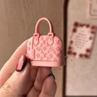 ราคา COD ชุดตุ๊กตาลาบูบู้ ชุดลาบูบู้ ชุดlabubu ตุ๊กตา17ซม กระเป๋าถือตุ๊กตาคาปูบู กระเป๋าสุดหรู พิมพ์ลายคลาสสิก กระเป๋าถือตุ๊กตา Min Shopping กระเป๋าถือหนังแท้ ตกแต่งด้วยการตกแต่ง กระเป๋าถือ dollhouse Min (