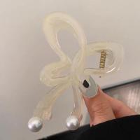 ราคา huiheyu กิ๊ฟติดผมหรูๆ กิ๊ปหนีบผมสวยๆ กิ๊บติดผม ดอกไม้ติดผมสวย หวีสับผมสวยๆ พลาสติกทำจากพลาสติก กิ๊บติดผมรูปผีเสื้อกลวง สีสันสดใส ไข่มุกไข่มุก คลิปฉลามขนาดใหญ่ แฟชั่นสำหรับผู้หญิง คว้าคลิปหนีบ กิ๊บติดผ