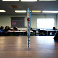 ราคา ปากกาลบได้ หมึกแดง น้ำเงิน ลิขสิทธิ์แท้ Disney (21198946784)