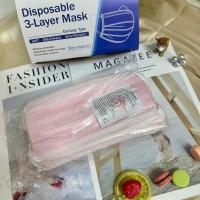 ราคา 50 PCS 50 ชิ้น Face Mask หน้ากากอนามัย 3 ชั้น ไซส์ผู้ใหญ่ 1 กล่องมี 50 ชิ้น พร้อมส่ง ดำ ฟ้า เขียว ขาว เทา ม่วง ผง (13700692655)