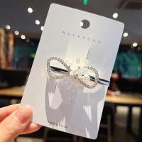 ราคา MYPINK กิ๊บติดผม สีเงิน ประดับเพชร กิ๊บเพชร สวย กิ๊บติดผมผู้หญิง (18976092930)