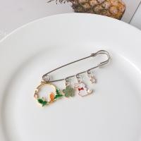 ราคา Look After เข็มกลัด ห้อยตุ้งติ้ง น่ารักไปไหน สินค้าพร้อมส่งจากไทย (10626148453)