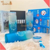 ราคา พร้อมส่ง กระบอกน้ำ ขวดแก้ว กระติกน้ำพกพา ขวดน้ำลิขสิทธิ์แท้โดเรม่อน กระบอกน้ำพร้อมสายคล้อง บรรจุน้ำขนาด 400 ml (17103621246)