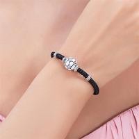 ราคา เครื่องประดับคู่กำไลข้อมือหนังถักสีดำสร้อยข้อมือเชือกทอเบสบอลเทนนิสฟุตบอลสำหรับผู้ชายสร้อยข้อมือแบบปรับได้ (21547983928)