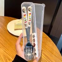 ราคา ชุด3ชิ้นน่ารักสูงสตรอเบอรี่สาวหัวใจสำหรับนักเรียนหอพักช้อนซุปตะเกียบอุปกรณ์โต๊ะอาหารพับได้ (21734656138)