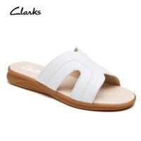 ราคา Clarks Womens Yacht Coral Slip on Flat Sandals รองเท้าผู้หญิง รุ่น Genuine Leather Ladies Slippers SM18913 สีขาว รองเท้าแตะหนังแท้ รองเท้าแตะแบบสวม (21526744139)