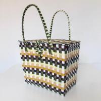 ราคา ตระกร้าสานเส้นพลาสติก ตะกร้าสี่เหลี่ยม อเนกประสงค์มีฝาปิด ตะกร้าใส่ผ้า OTOP ขนาด กว้าง21ยาว29สูง25 CM วัดจากขอบปากตระกร้า sizeM (21623345044)