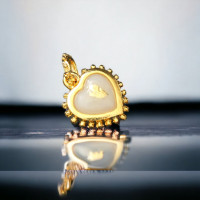 ราคา จี้หัวใจสีผึ้ง จี้สีผึ้งมหาสเน่ห์ จี้สีผึ้งกรอบหัวใจ สีผึ้งครูบากฤษณะ เมตตามหาเสน่ห์ ความรัก สีผึ้ง หัวใจ (19263720088)