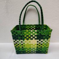 ราคา ตระกร้าสาน เส้นพลาสติกสาน ตระกร้าใส่ของ ตระกร้าใส่ผ้า ตระกร้าจ่ายตลาด ขนาดกว้าง 20 ยาว30 สูง 23CM วัดจากขอบปาก (19959931867)