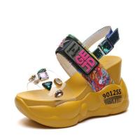 ราคา fyjhPlatform Sandals Women 2023 Summer Rhinestone High Heel Sandals 11CM Wedge Beach Chunky Sneakers Crystal Thick Bottom Sillpers (19534152088)
