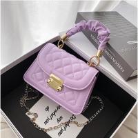 ราคา กระเป๋าสะพายข้าง หนังพรีเมี่ยม หนังพียูกระเป๋าสะพายข้าง กระเป๋าผู้หญิง กระเป๋าแฟชั่นสายสะพายโซ่สีทอง กระเป๋าแฟชั่นสาย สะพายโซ่สีทอง กระเป๋าสะพานข้าง แฟชั่นกระเป๋าถือ (18558360002)