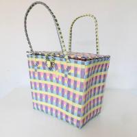 ราคา ตระกร้าสานเส้นพลาสติก ตะกร้าสี่เหลี่ยม อเนกประสงค์มีฝาปิด ตะกร้าใส่ผ้า OTOP ขนาด กว้าง21ยาว29สูง25 CM วัดจากขอบปากตระกร้า sizeM (21623345045)