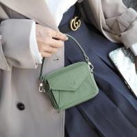 ราคา Charin bag Valen กระเป๋าสตาค์ใบสั้น เอนกประสงค์เหมาะมือ เบานุ่ม จุได้มาก มาพร้อมสายสั้น คล้องมือ คล้องแขน เพิ่มความเก๋คอมพลีทลุค (21760983377)