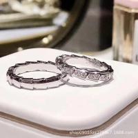 ราคา แหวนกระดูกงูแหวนงูหัวงูหรูหราเบาๆสำหรับผู้หญิงของขวัญแหวนคู่สำหรับผู้ชายวันวาเลนไทน์คู่เงินแท้รูปงูแบบใหม่ (21191876463)