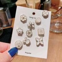 ราคา 10ชิ้นต่อแผง กระดุมกันโป๊ กระดุมหมุด เข็มกลัด เข็มกลัดติดเสื้อ เก๋ๆสวยๆ ติดเสื้อ ติดหมวก ก็เก๋ไปอีกแบบ (20043019651)